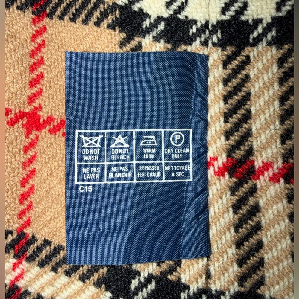 Burberry - Picture 7 of 7